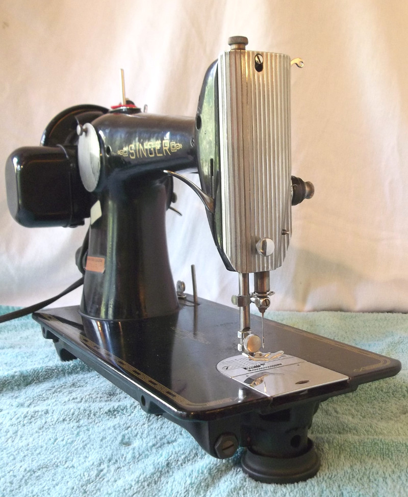 Singer 201 Vintage Sewing Machine